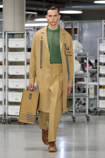 Look 1